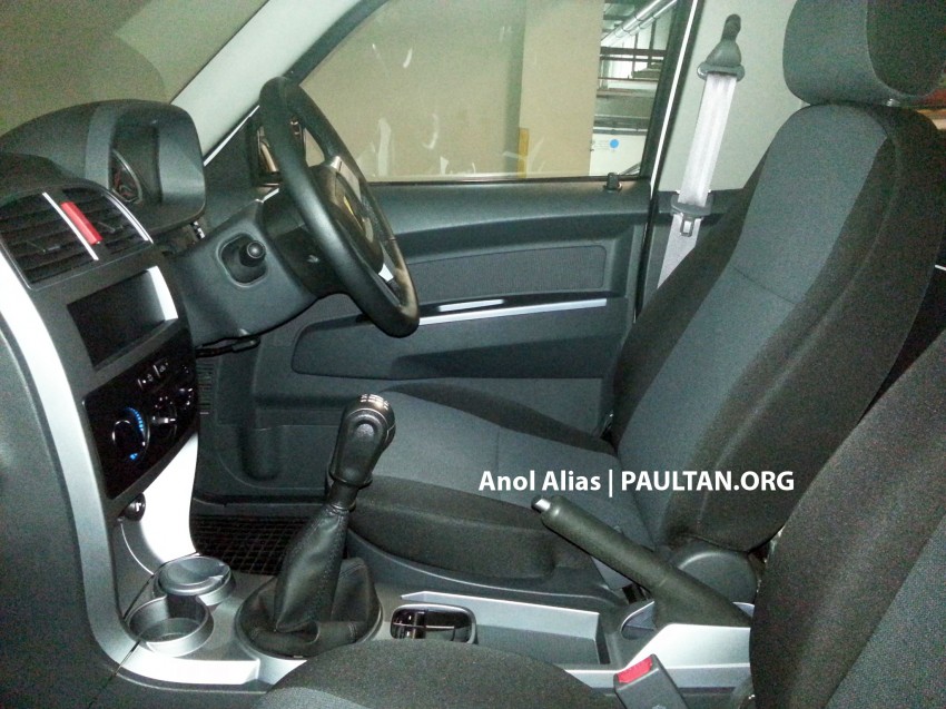 SPIED: Tata Xenon pick-up on the move and at JPJ 246794