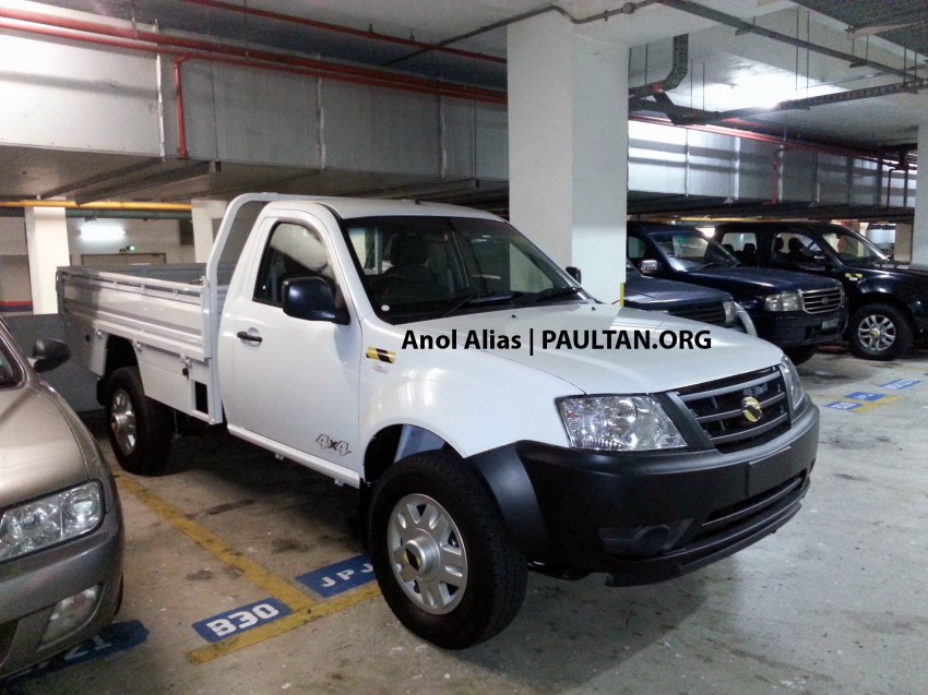 SPIED: Tata Xenon pick-up on the move and at JPJ 246789