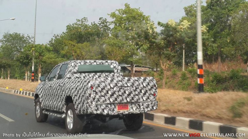 2015 Toyota Hilux sighted testing in Thailand! 252464
