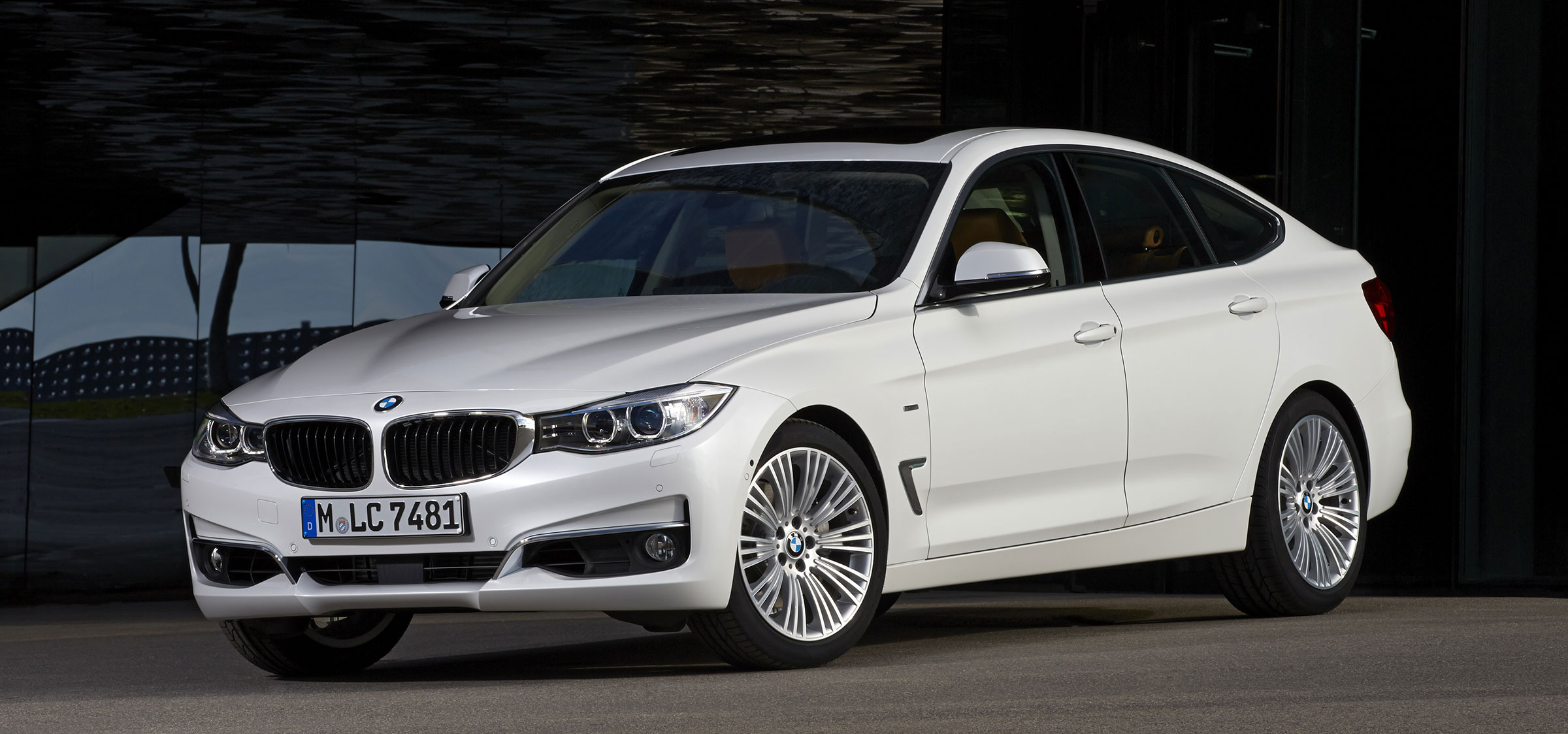 2014 BMW 5-Series Gran Turismo Luxury Line - Side