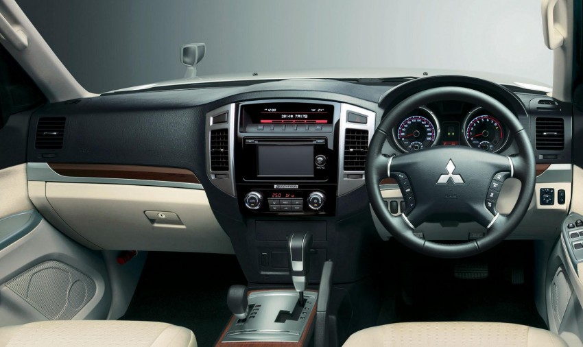 Mitsubishi Pajero facelift goes on sale in Japan 260513
