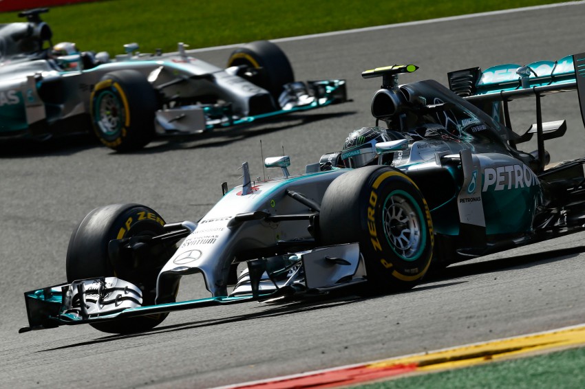 Rosberg intentionally crashed into me, says Hamilton 265559