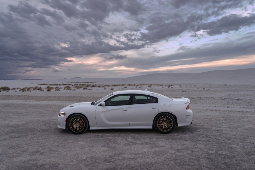 Dodge Charger SRT Hellcat – 707 hp V8 muscle saloon 263818