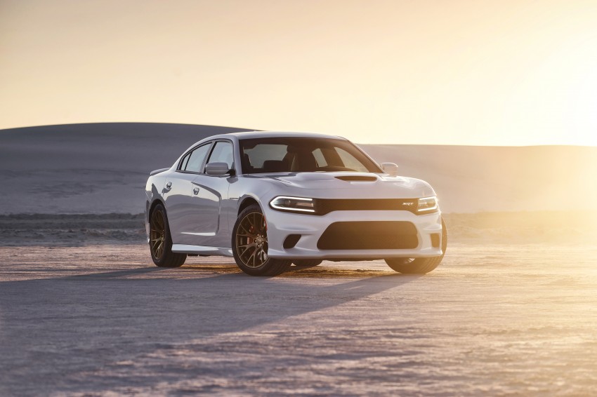 Dodge Charger SRT Hellcat – 707 hp V8 muscle saloon 263821