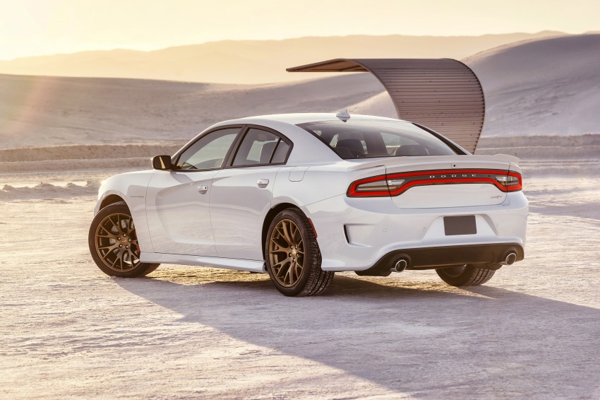 Dodge Charger SRT Hellcat – 707 hp V8 muscle saloon 263823
