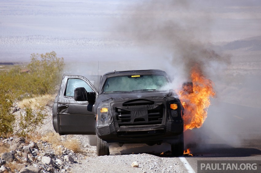 SPYSHOTS: Ford Super Duty truck on fire in the desert 261859