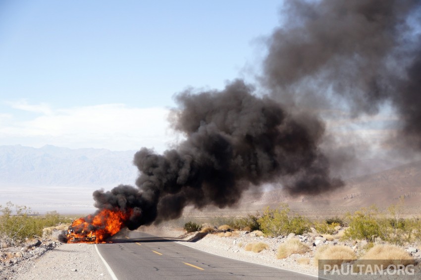 SPYSHOTS: Ford Super Duty truck on fire in the desert 261866