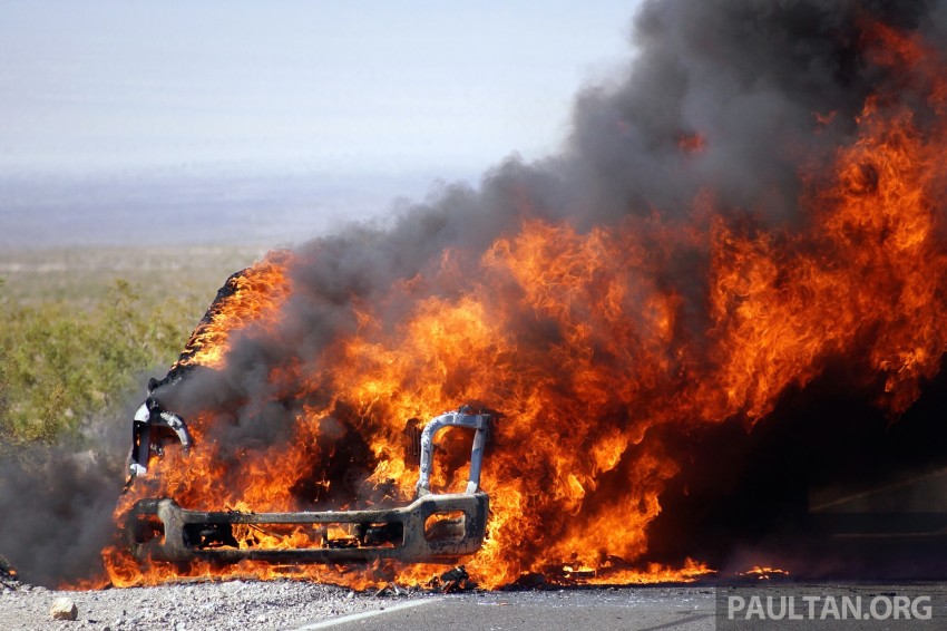 SPYSHOTS: Ford Super Duty truck on fire in the desert 261868