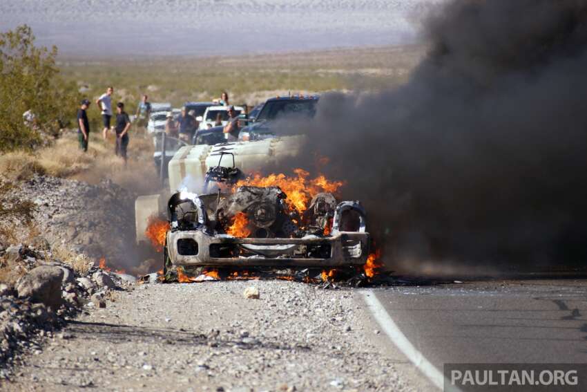 SPYSHOTS: Ford Super Duty truck on fire in the desert 261873