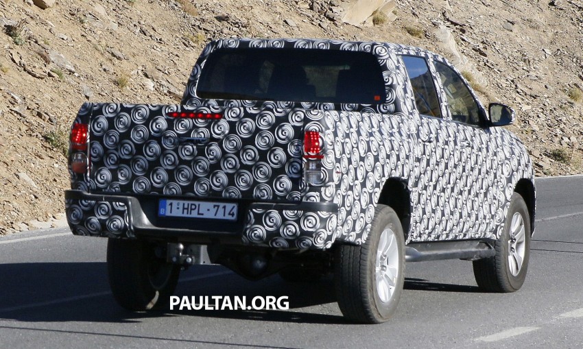 2015 Toyota Hilux spotted in Europe – clearer shots! 274220