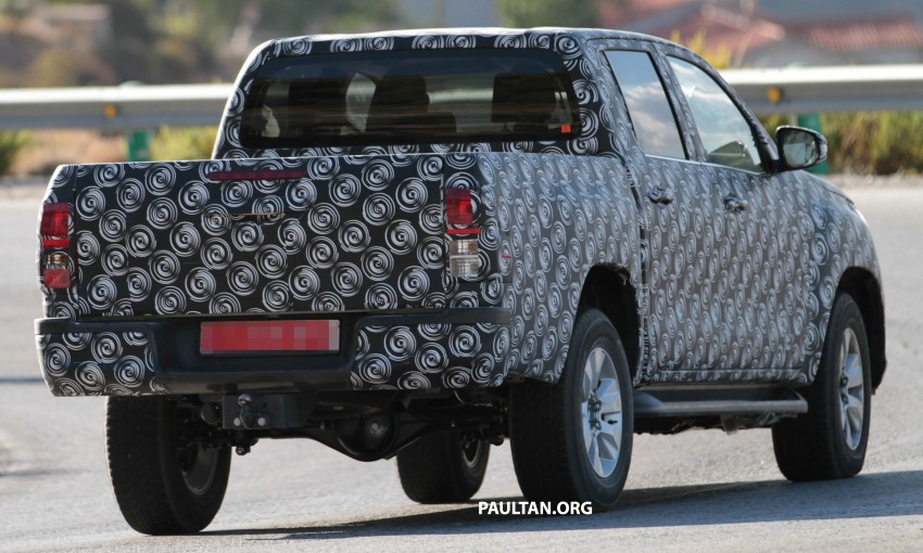 2015 Toyota Hilux spotted in Europe – clearer shots! 270702