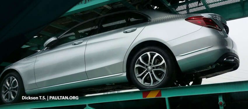SPYSHOTS: Closer look at the W205 Mercedes-Benz C-Class, C 200 and C 250 spotted on trailer 270573