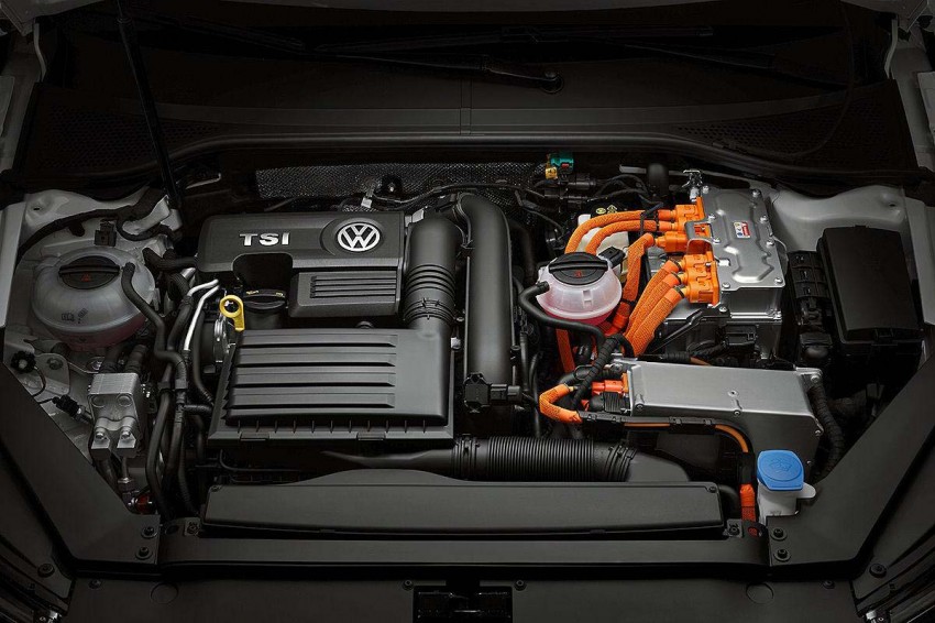 Volkswagen Passat GTE plug-in hybrid unveiled 275957
