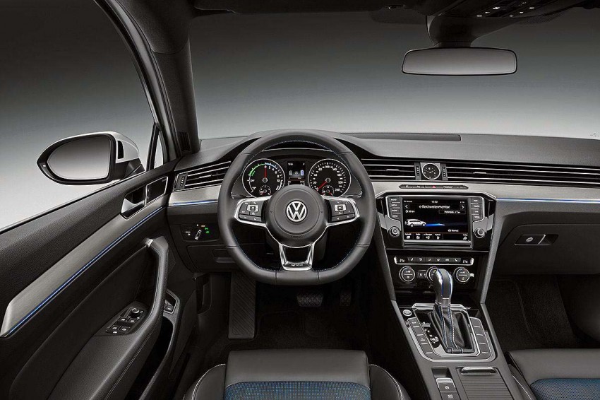 Volkswagen Passat GTE plug-in hybrid unveiled Image #275958