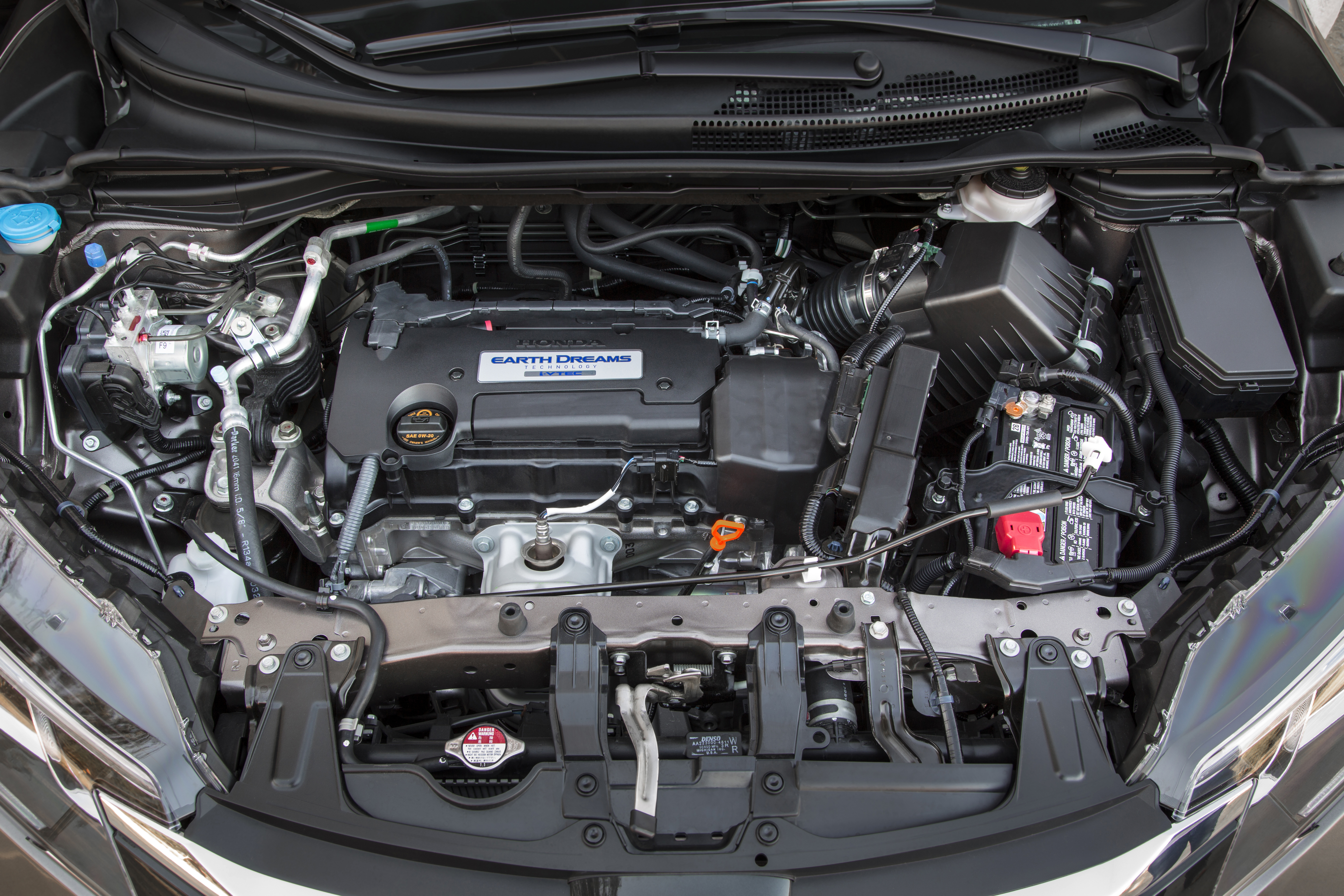 Honda CR-V 2.4 под капотом. Что под капотом Хонда СРВ 2.4. Хонда СРВ 4 поколения мотор. Хонда CRV 2014 под капотом.