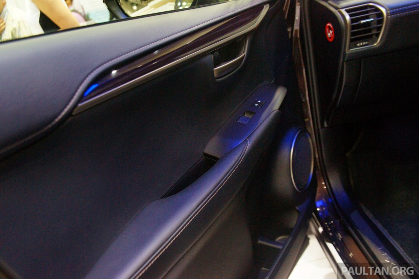 Lexus NX 300h on display at IGEM 2014 in KLCC 281007