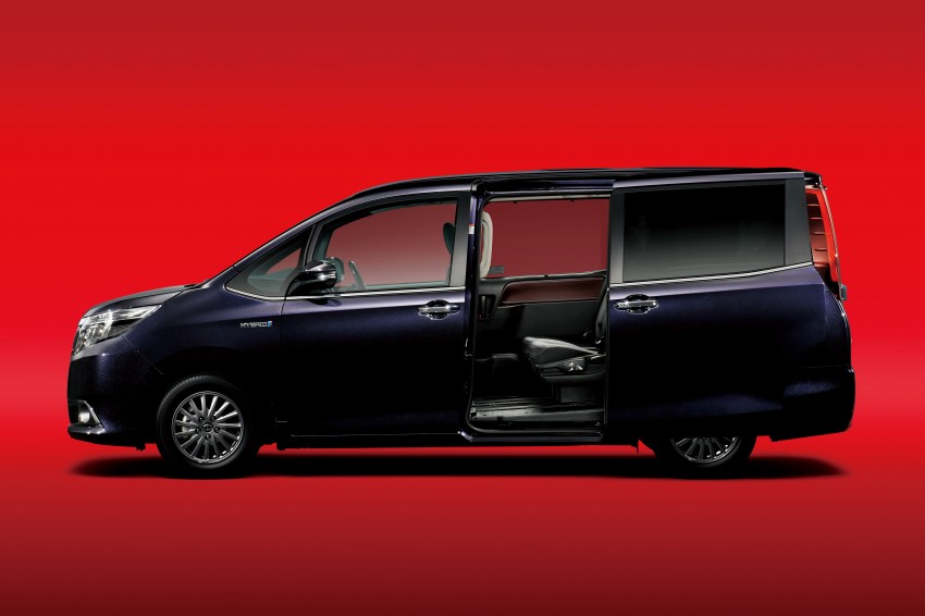 Toyota Esquire MPV launched in Japan, sister of Noah 283707