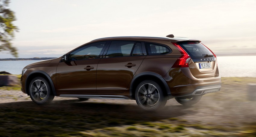 Volvo V60 Cross Country: new rugged wagon revealed 285481