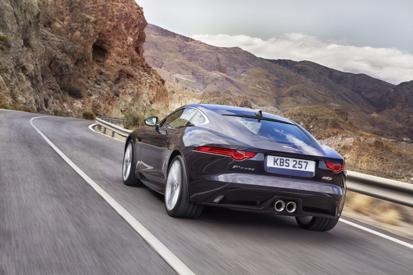 Jaguar F-Type gets manual option, 542 hp R cabrio 292041