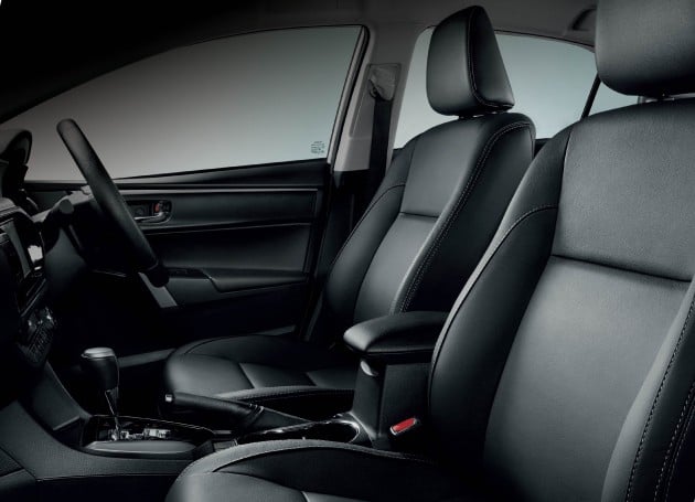 Corolla Altis 1.8G interior