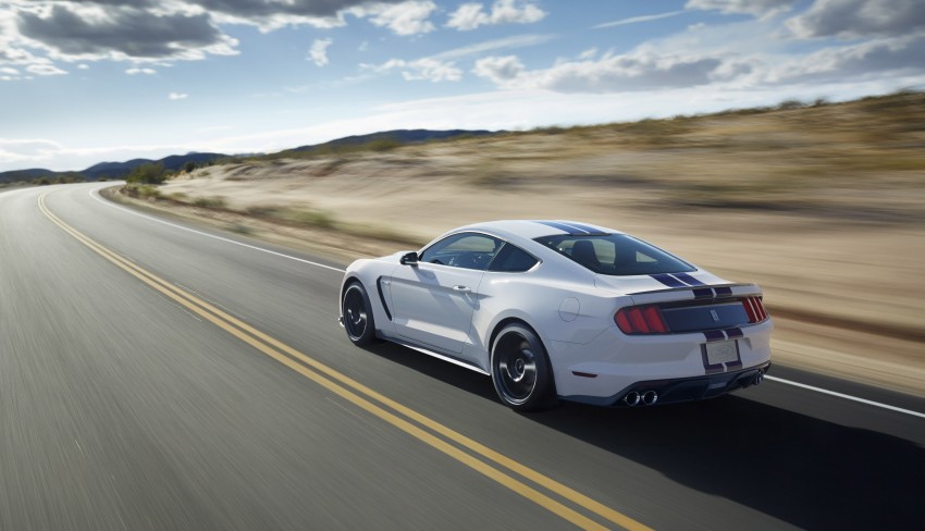 2016 Ford Mustang Shelby GT350 – flat-plane V8 pony 289000