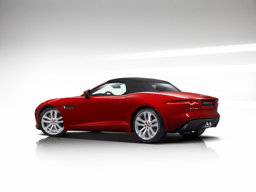 Jaguar F-Type gets manual option, 542 hp R cabrio 292061