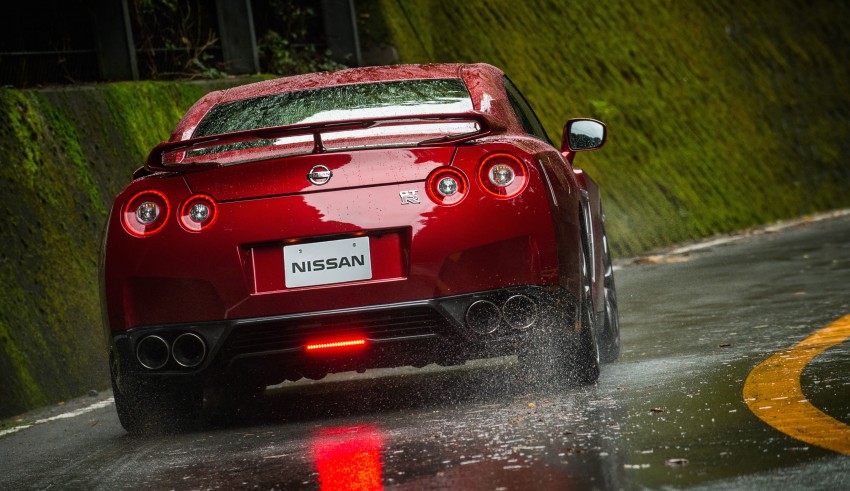 2015 Nissan GT-R – the R35 gets updated yet again, limited-run 45th Anniversary edition also announced Image #291510