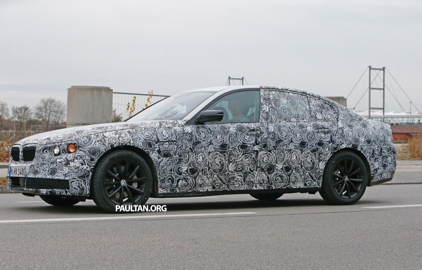SPYSHOTS: G30 BMW 5 Series shows clearer details 295456