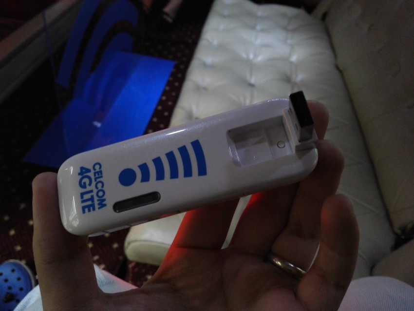 Fast internet on-the-go – 4G LTE PortaWiFi by Celcom 296085