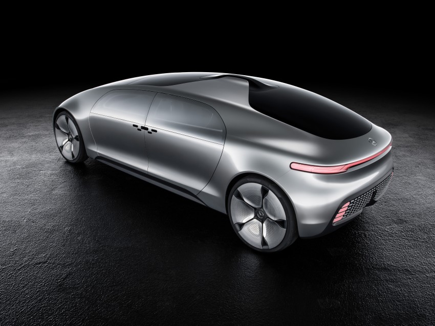 Mercedes-Benz F 015 Luxury in Motion debuts at CES 300815