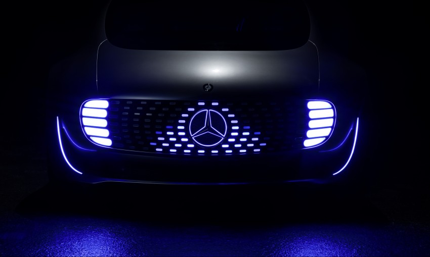 Mercedes-Benz F 015 Luxury in Motion debuts at CES 300844