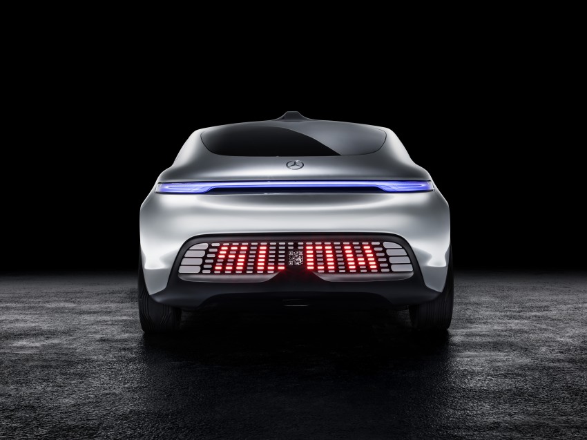 Mercedes-Benz F 015 Luxury in Motion debuts at CES 300833