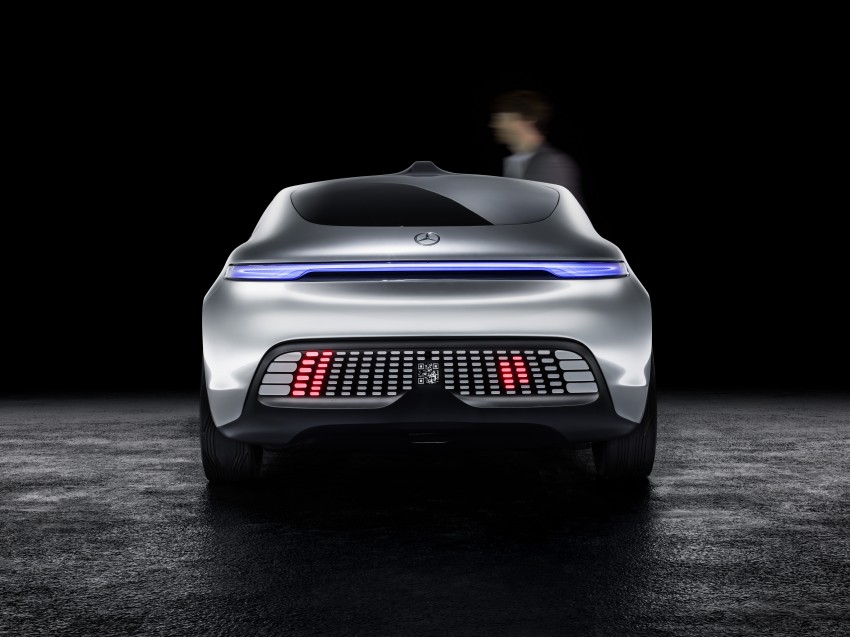 Mercedes-Benz F 015 Luxury in Motion debuts at CES 300835