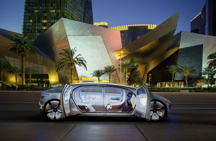 Mercedes-Benz F 015 Luxury in Motion debuts at CES 300777