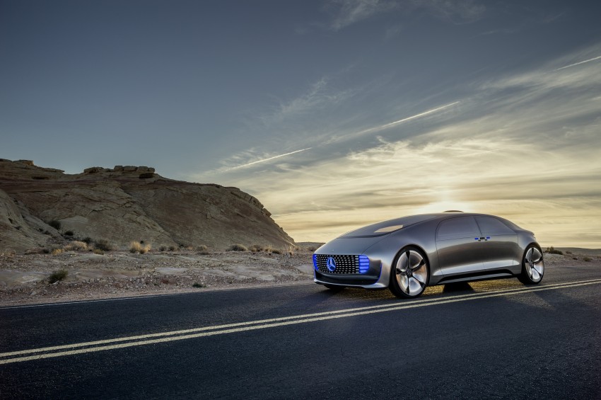 Mercedes-Benz F 015 Luxury in Motion debuts at CES 300825