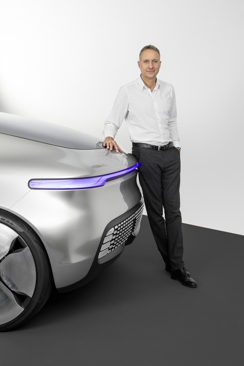 Mercedes-Benz F 015 Luxury in Motion debuts at CES 300859