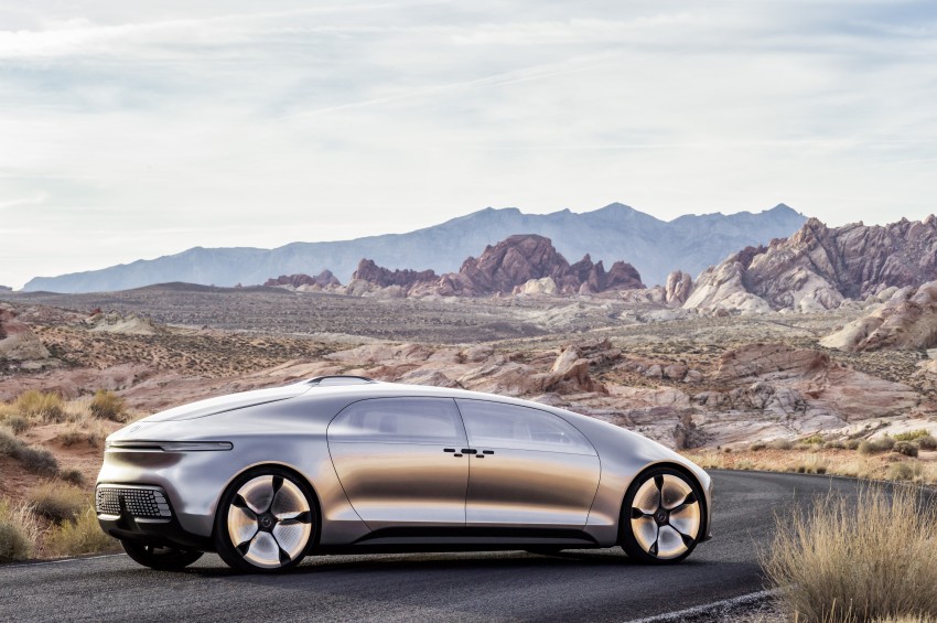 Mercedes-Benz F 015 Luxury in Motion debuts at CES 300827