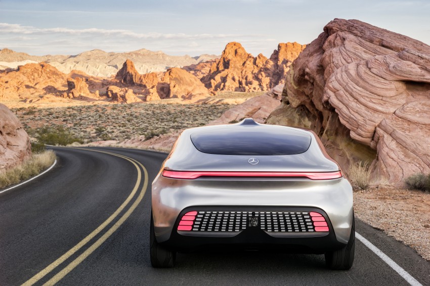 Mercedes-Benz F 015 Luxury in Motion debuts at CES 300808