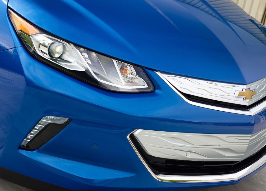 2016 Chevrolet Volt makes debut – 80 km EV range 302401