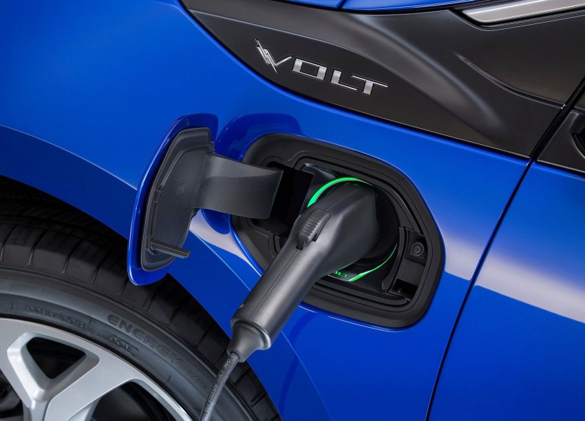 2016 Chevrolet Volt makes debut – 80 km EV range 302406
