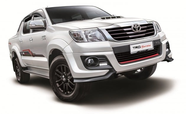 2015-toyota-hilux-trd-sportivo