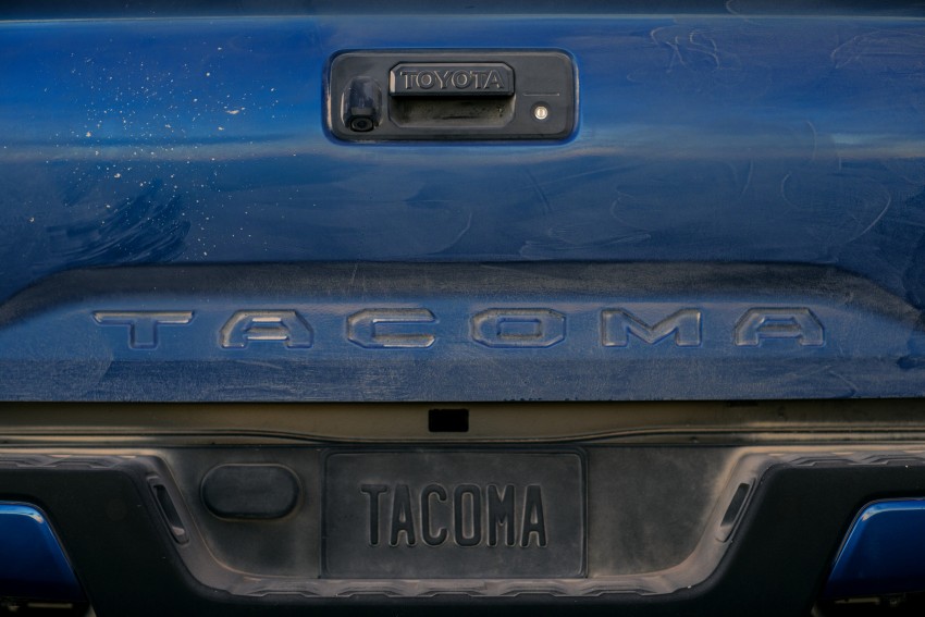 2016 Toyota Tacoma breaks cover at Detroit auto show 303006