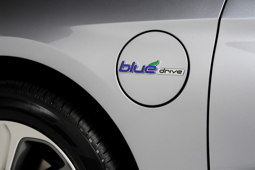Hyundai Sonata Plug-in Hybrid debuts at Detroit 2015 – 35 km all-electric range, 17 km per litre combined 302879