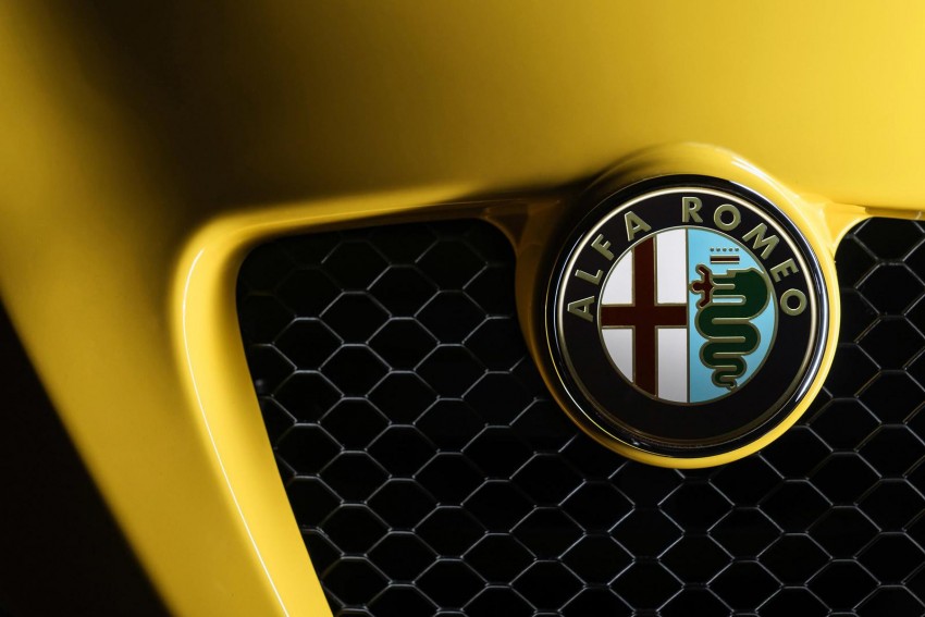 Alfa Romeo 4C Spider bows at 2015 Detroit Auto Show Image #302548
