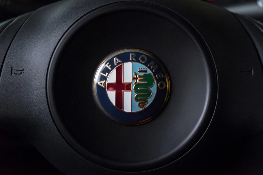 Alfa Romeo 4C Spider bows at 2015 Detroit Auto Show 302534