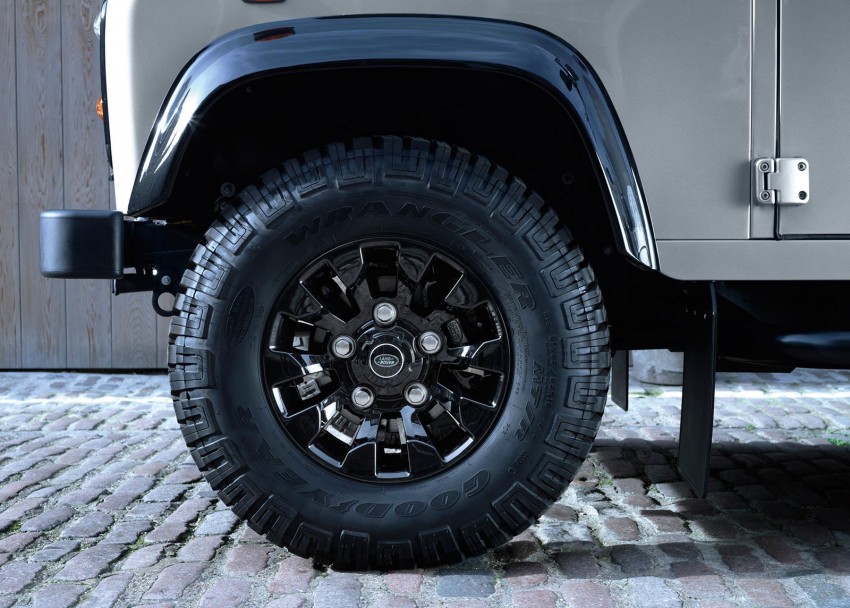 Three limited-edition Land Rover Defenders announced – Solihull production ends in Dec 2015 Image #300714