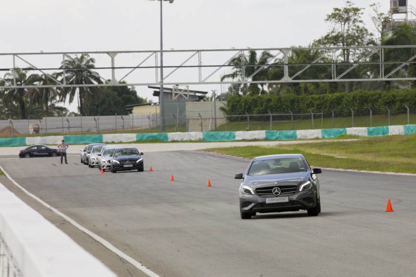 Mercedes-Benz Driving Experience 2014 – redefining the hands-on approach to defensive driver training 306518