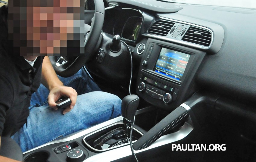 SPIED: Next gen Renault Koleos interior revealed 299923