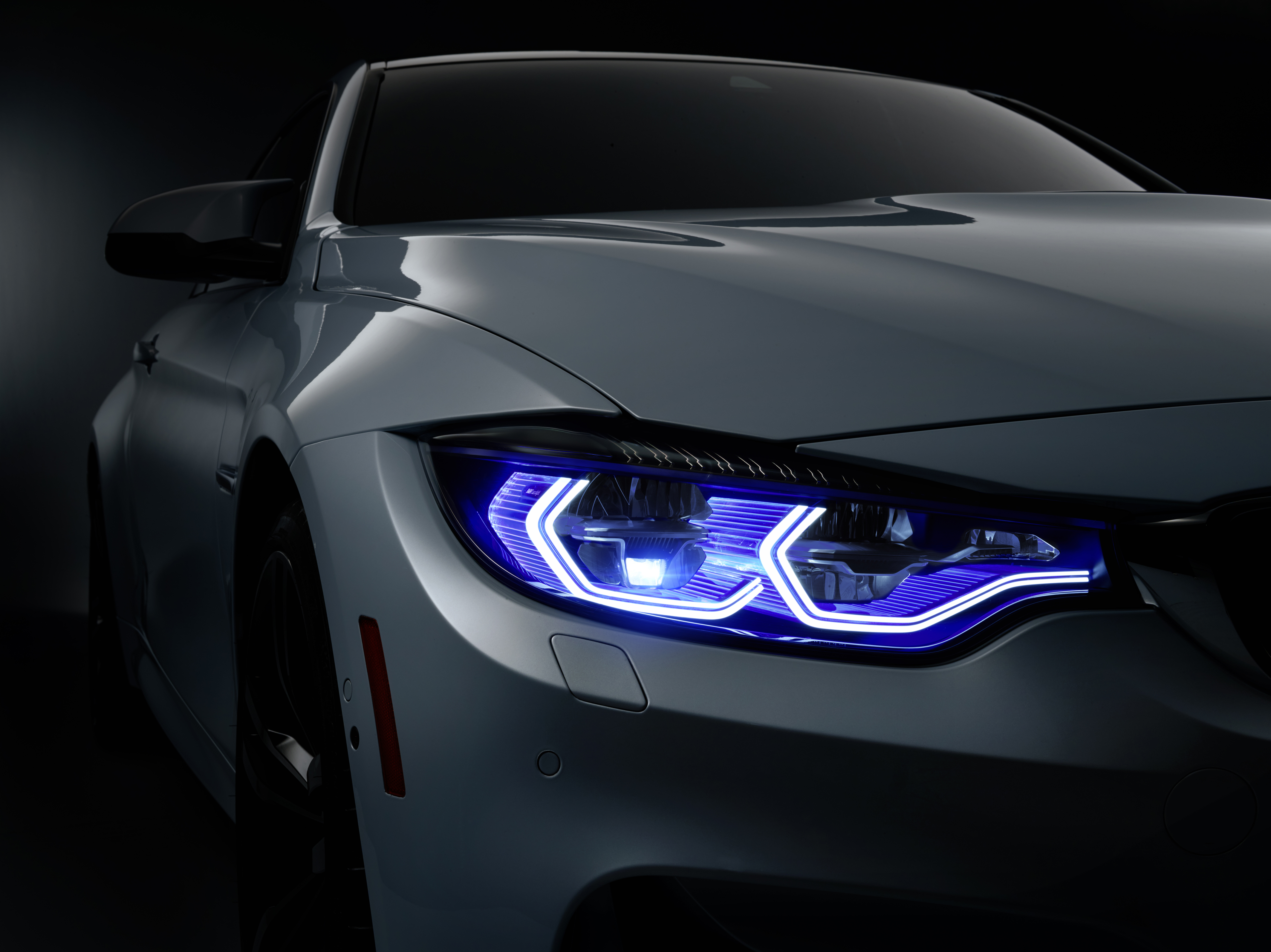Фары черной машины. BMW m4 Headlight. BMW m4 Lights. BMW m4 Concept iconic Lights.