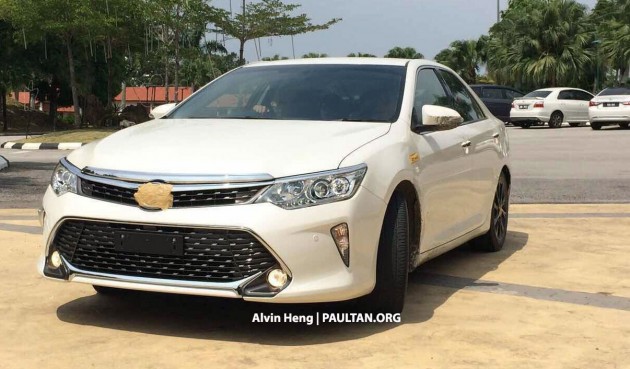 camry-hybrid-spy-white